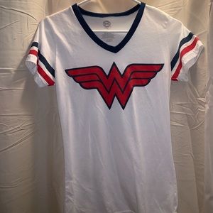 wonder woman graphic tee